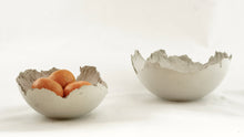 Load image into Gallery viewer, Concrete Infinity Edge Decorative Bowl
